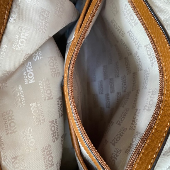 Michael Kors Purse - Picture 9 of 9